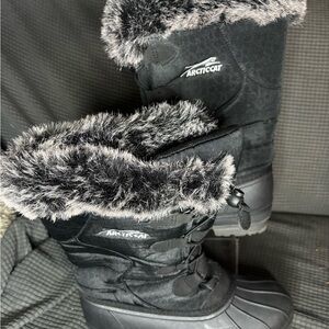 Men's Black Snowcharm Snow Boots with Faux Fur